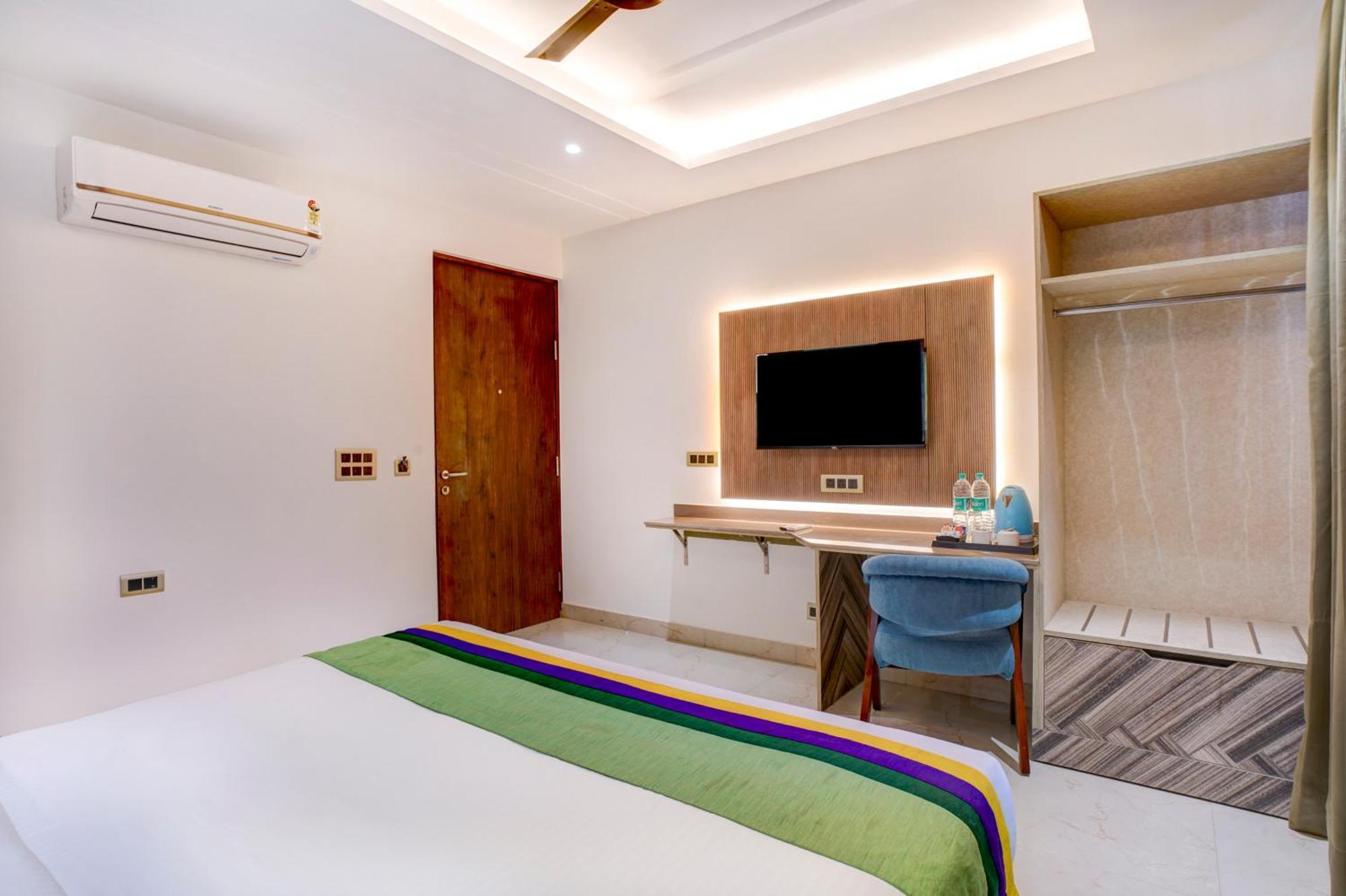 Treebo Corporate Inn Noida Exterior foto